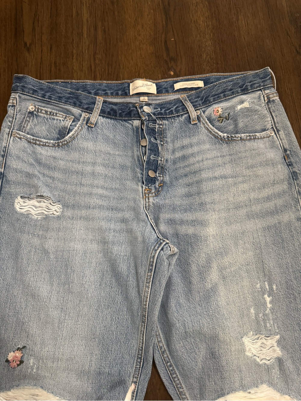 Universal Thread Light Blue Ripped Relaxed Jeans - Picture 3 of 7